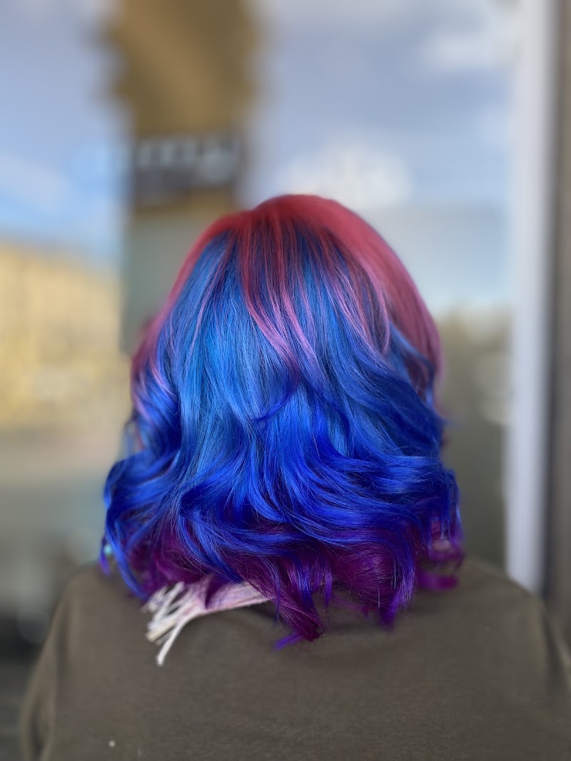 Parrucchiere - New Vanity Hair Salon